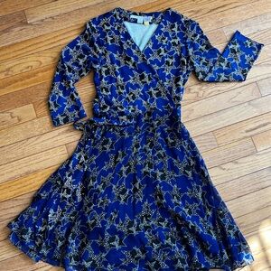 DVF Silk Wrap Dress Blue Star Print Irina Size 6 Celestial Chic ⭐